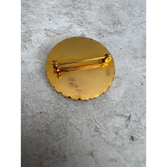 Vintage Floral Purple Blue Enamel Pin Scalloped Gold Tone Edging - Picture 3 of 3